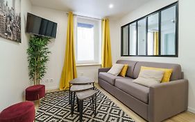 Parisian Flat With Sauna